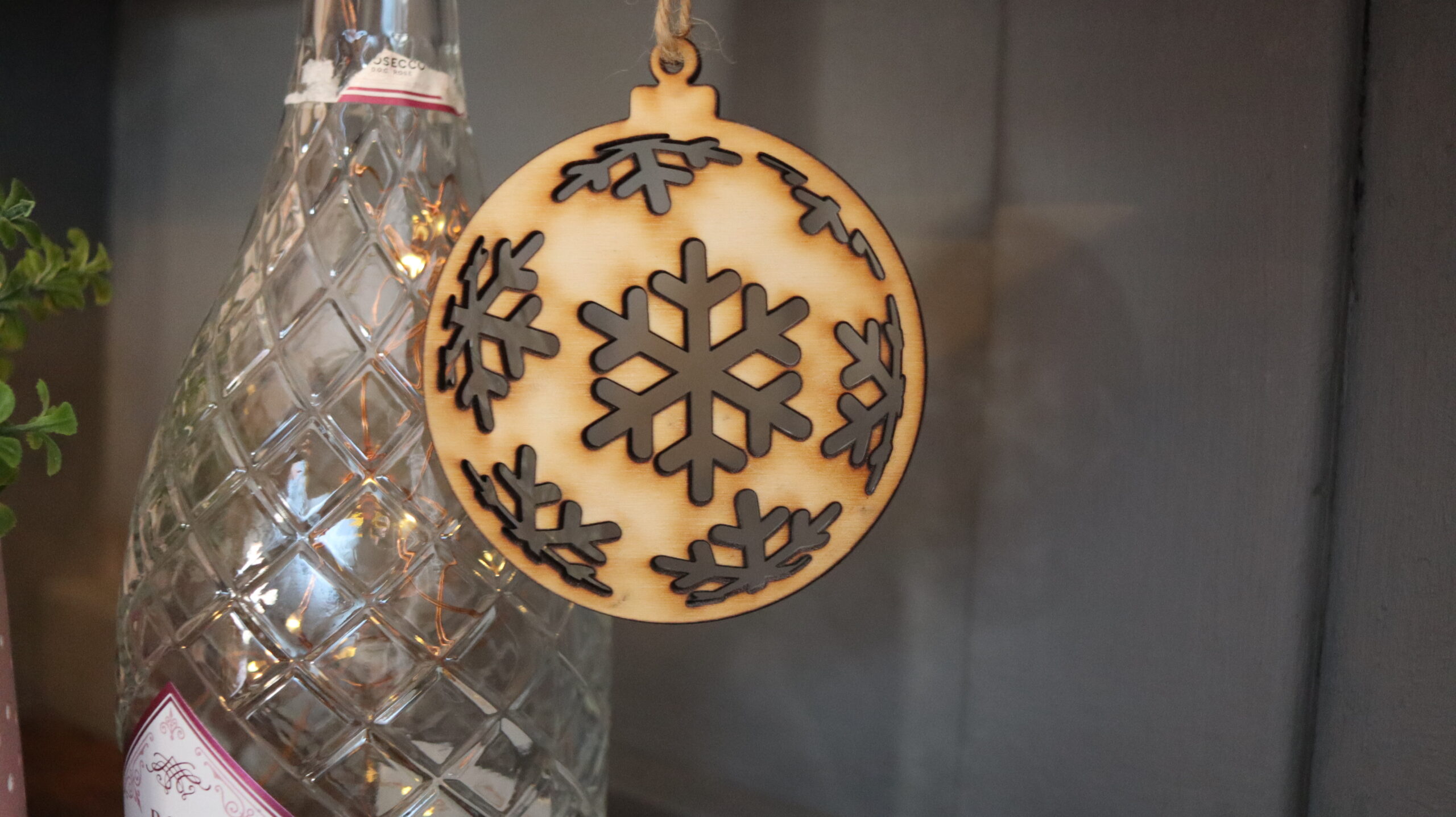 3D Effect Flat Snowflake Bauble